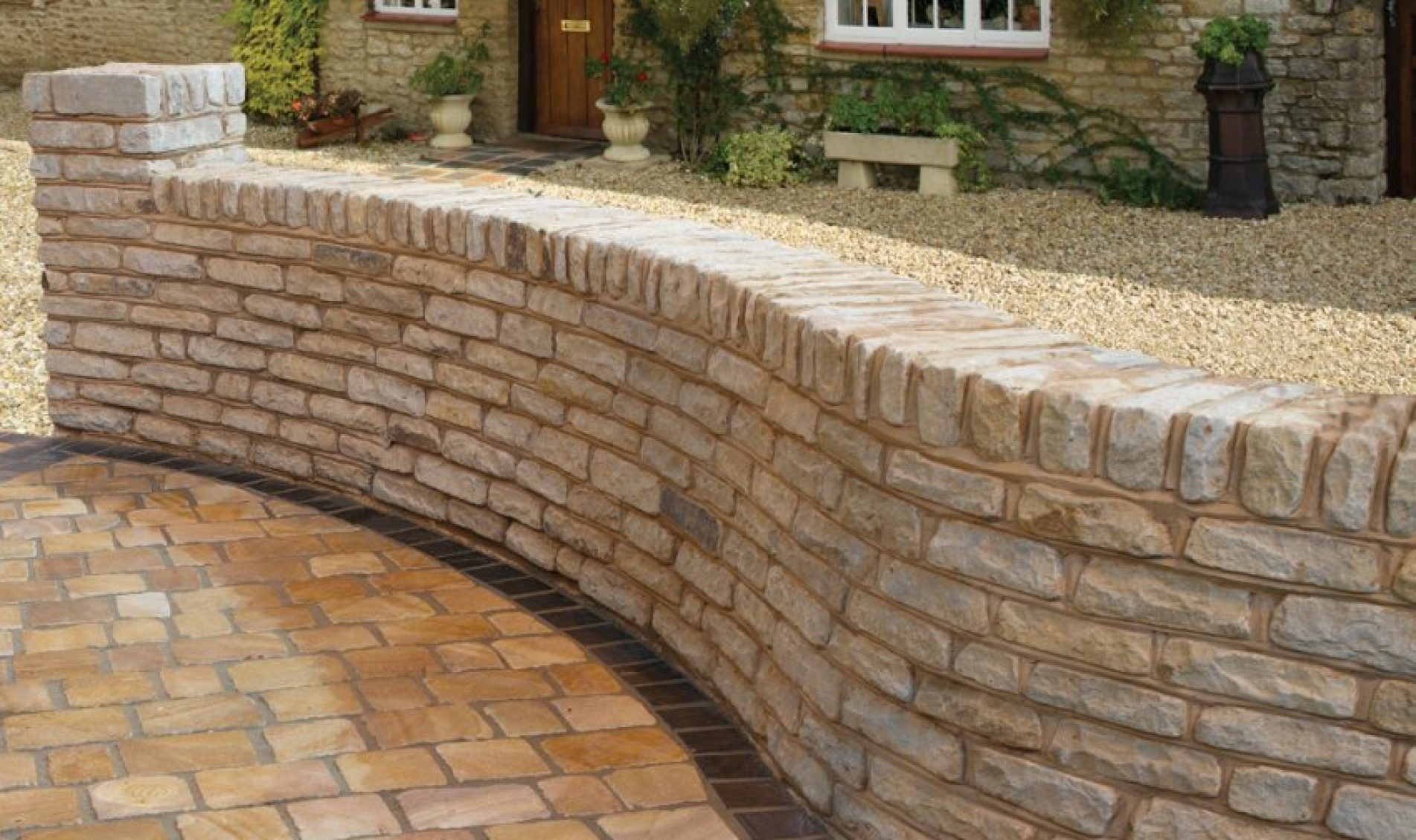 The benefits of porcelain paving for your garden